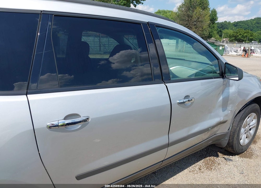 2011 CHEVROLET TRAVERSE VIN: 1GNKRFED2BJ412096