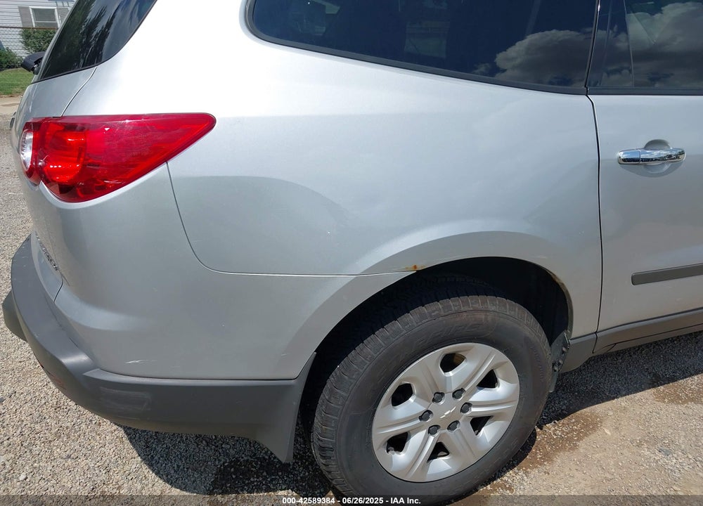 2011 CHEVROLET TRAVERSE VIN: 1GNKRFED2BJ412096