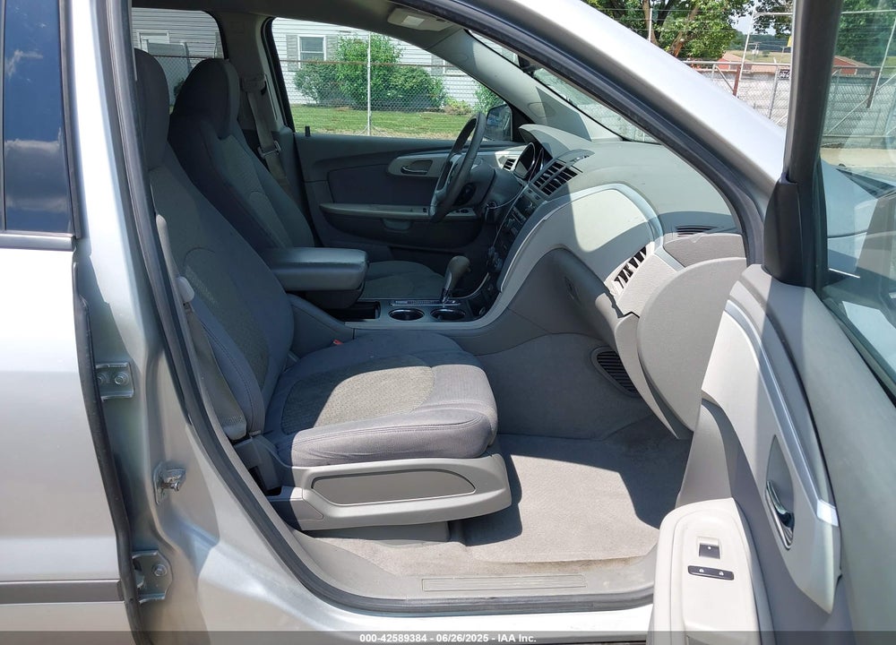 2011 CHEVROLET TRAVERSE VIN: 1GNKRFED2BJ412096