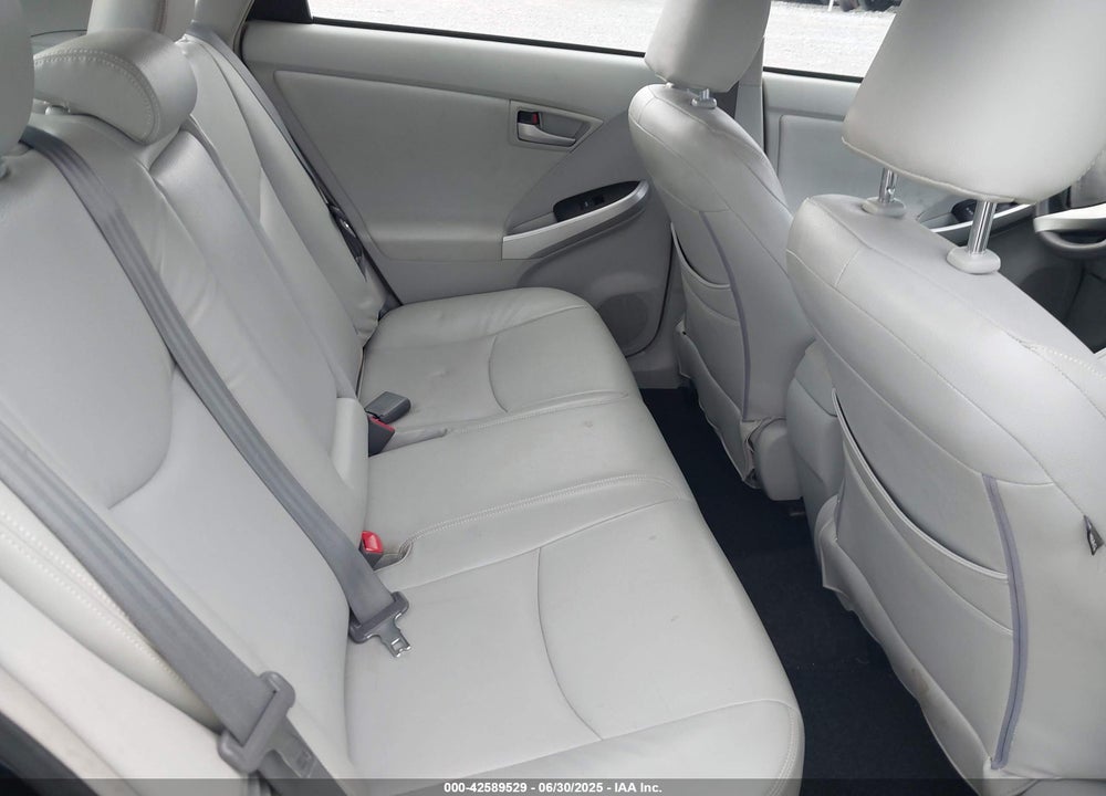 2015 TOYOTA PRIUS VIN: JTDKN3DU4F1932827