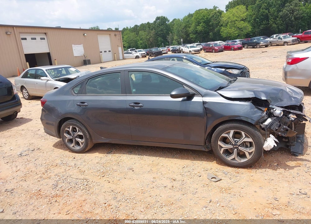 2021 KIA FORTE VIN: 3KPF24ADXME267429