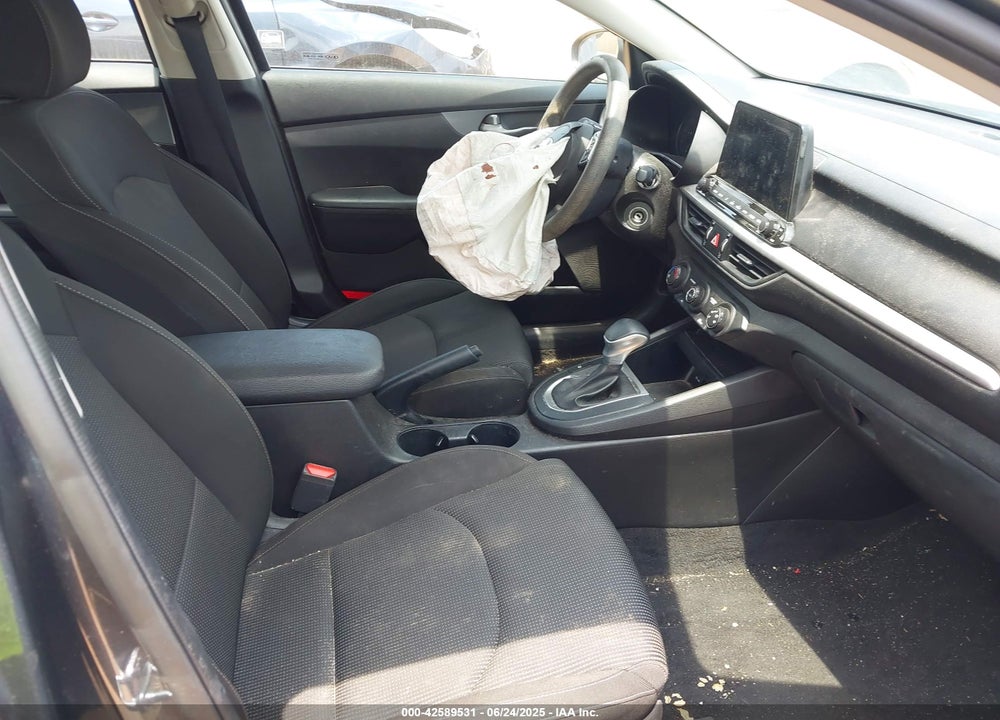 2021 KIA FORTE VIN: 3KPF24ADXME267429