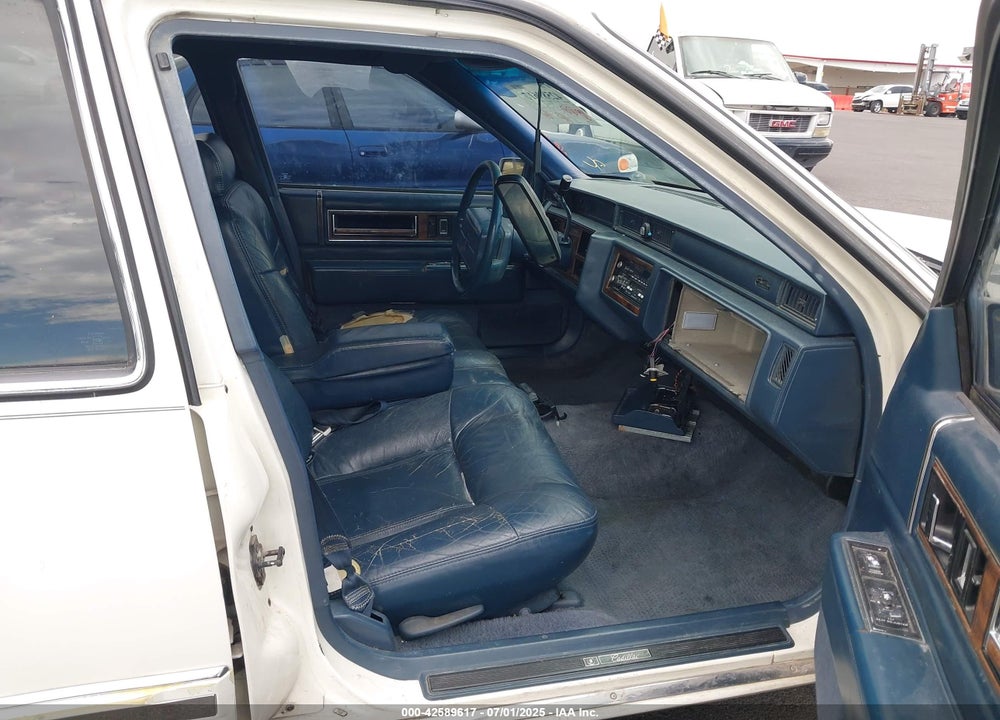 1993 CADILLAC DEVILLE VIN: 1G6CD53B8P4278923