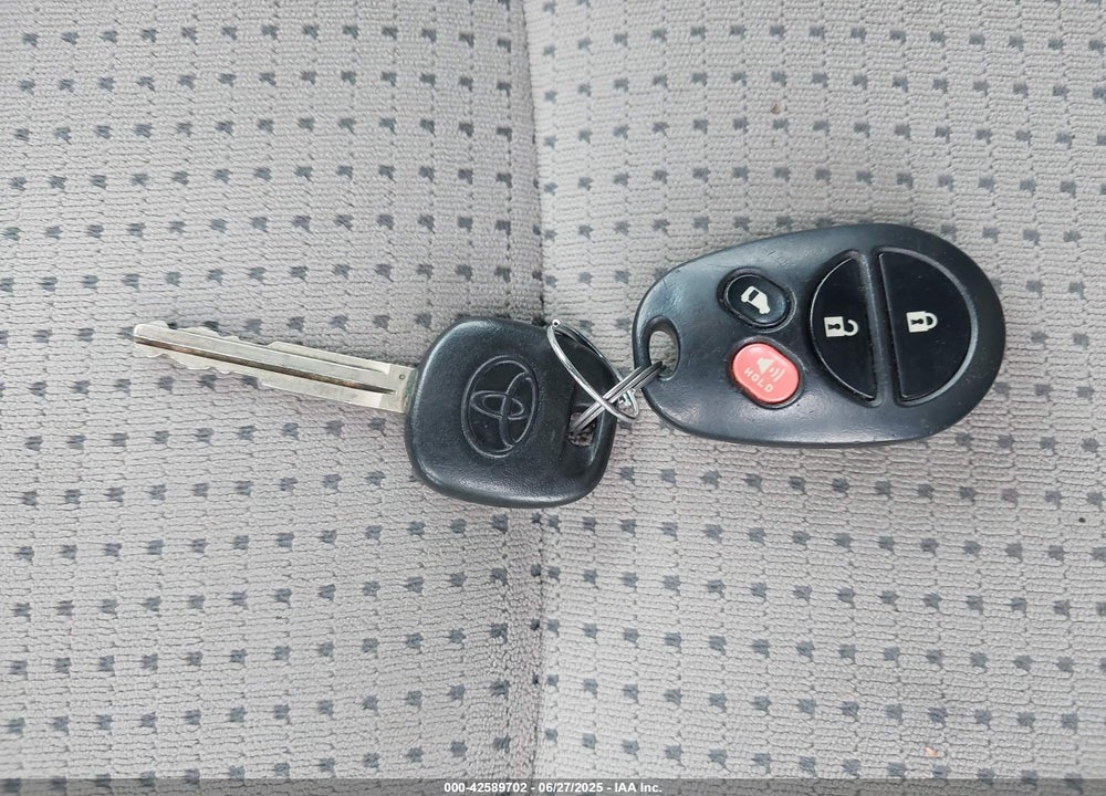2010 TOYOTA SIENNA LE VIN: 5TDKK4CC6AS298083