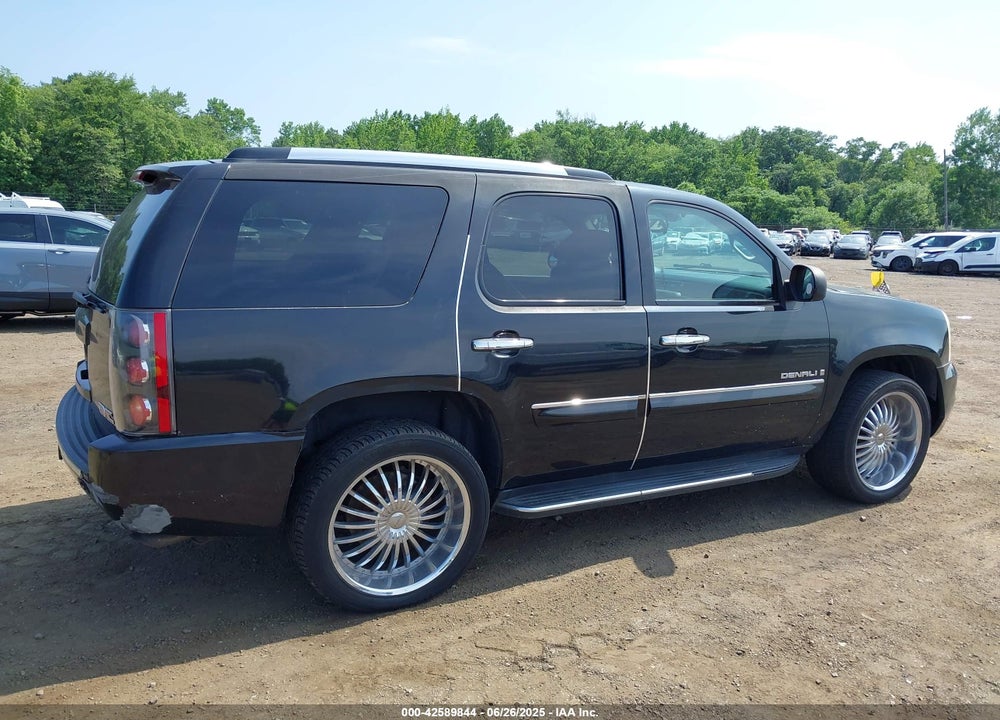 2008 GMC YUKON VIN: 1GKFK63888J211515
