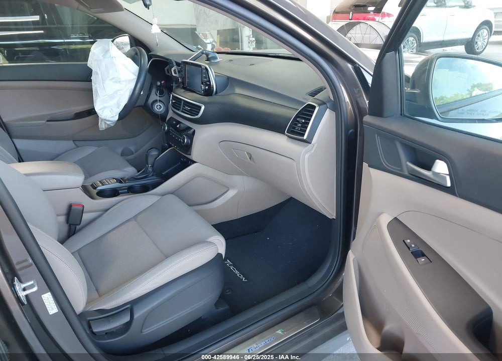 2020 HYUNDAI TUCSON VIN: KM8J23A42LU154056