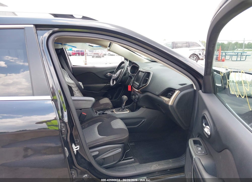2014 JEEP CHEROKEE VIN: 1C4PJLCS4EW205741