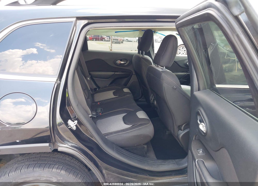 2014 JEEP CHEROKEE VIN: 1C4PJLCS4EW205741