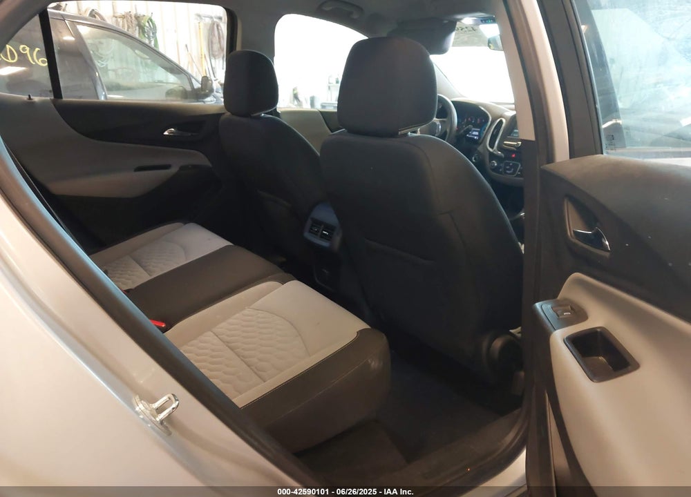 2018 CHEVROLET EQUINOX VIN: 2GNAXHEV2J6150436