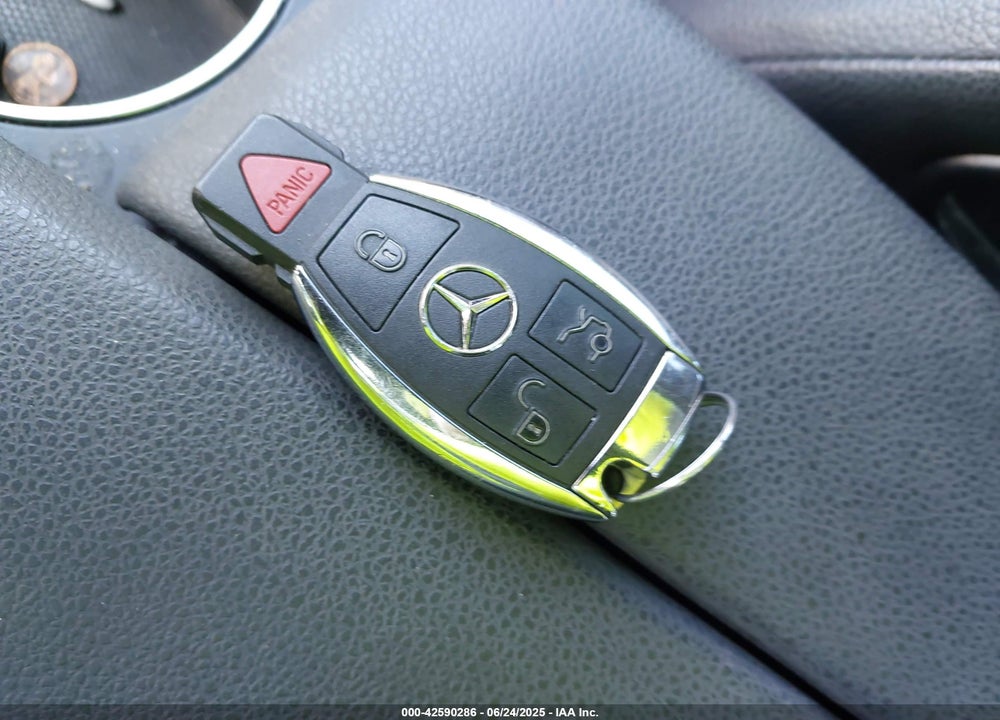 2013 MERCEDES-BENZ C CLASS VIN: WDDGF4HB2DR273930