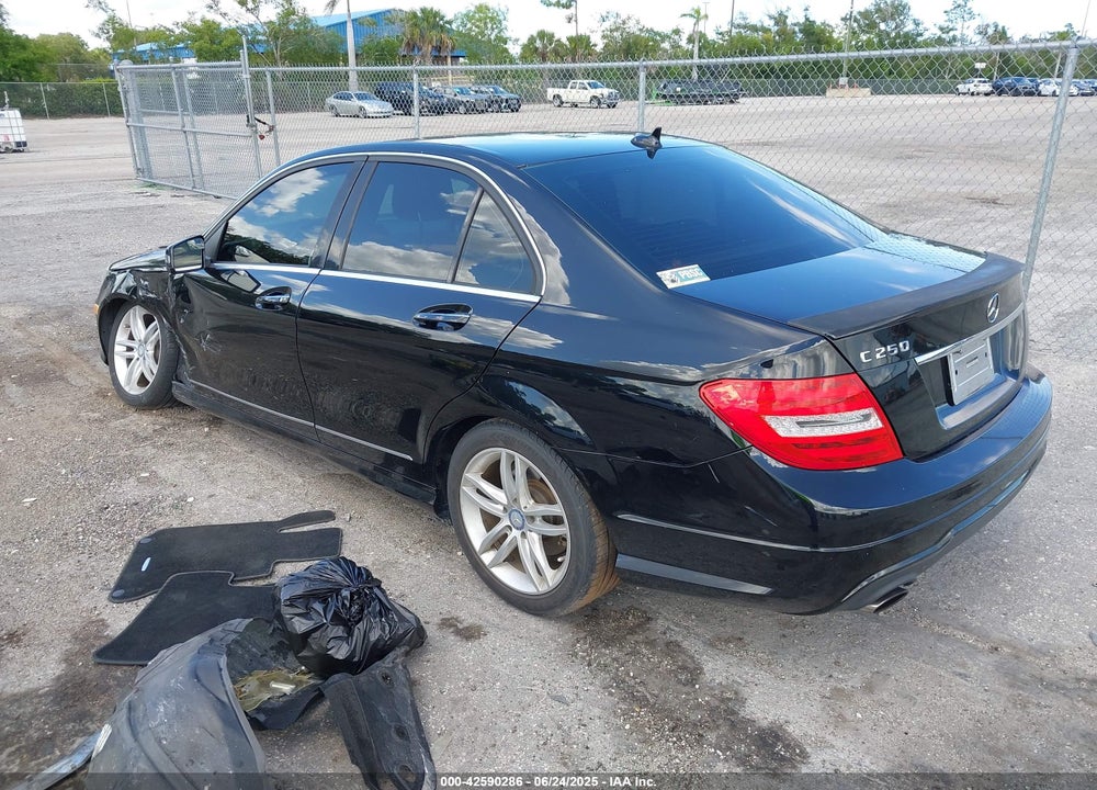 2013 MERCEDES-BENZ C CLASS VIN: WDDGF4HB2DR273930