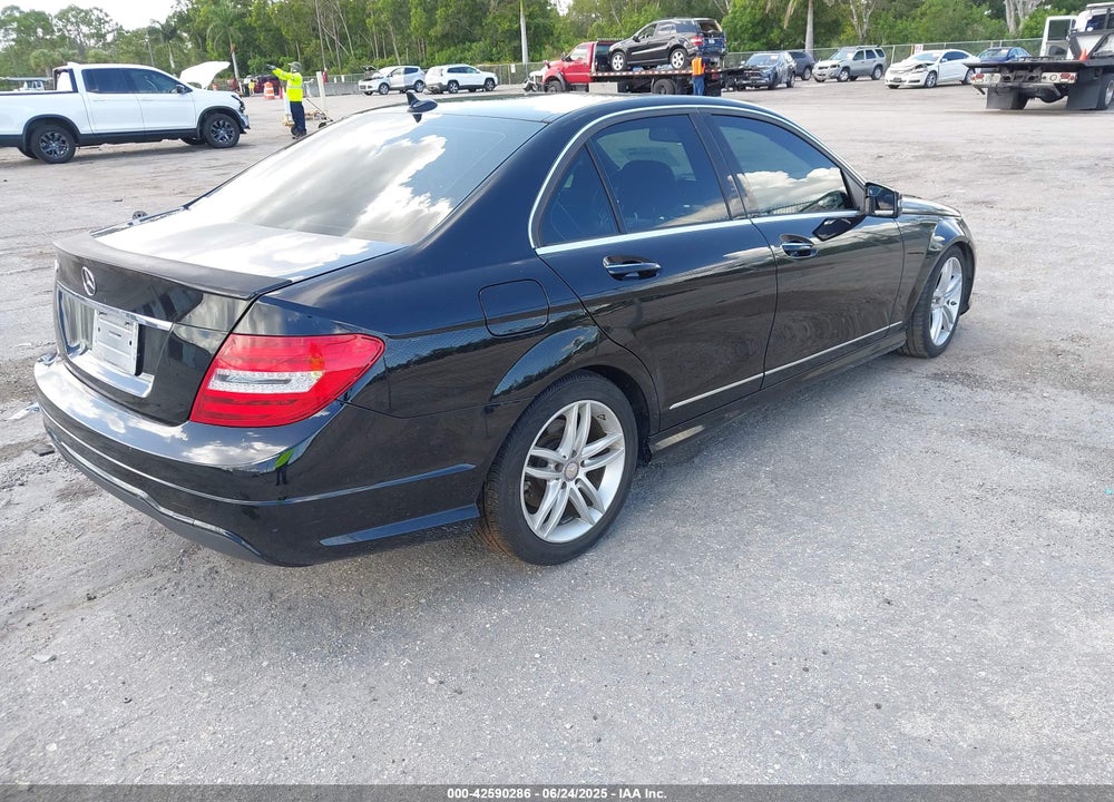 2013 MERCEDES-BENZ C CLASS VIN: WDDGF4HB2DR273930