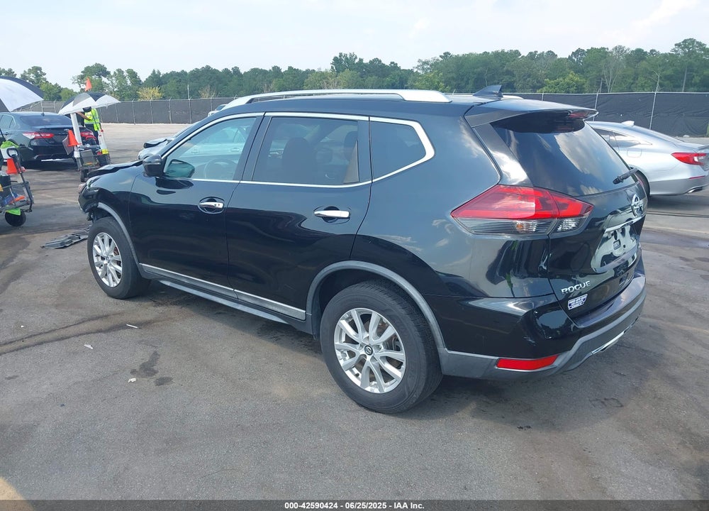2018 NISSAN ROGUE VIN: KNMAT2MV5JP592713