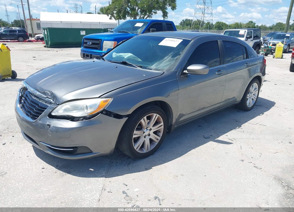 2013 CHRYSLER 200 VIN: 1C3CCBAB3DN660322