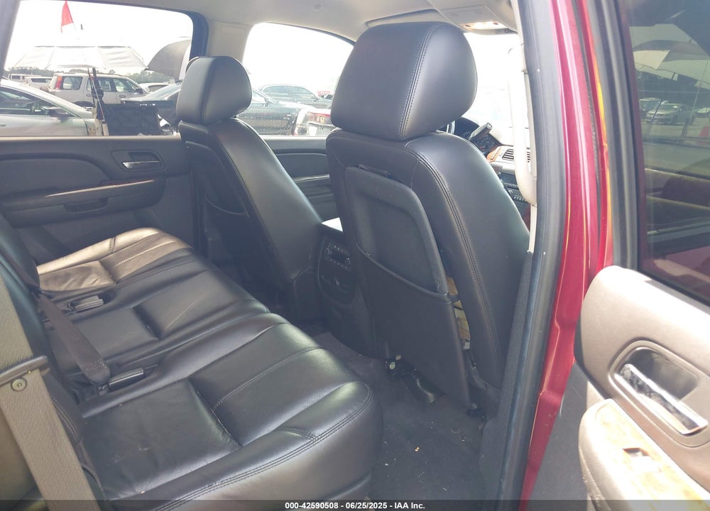 2010 CHEVROLET TAHOE LT VIN: 1GNUKBE05AR187563