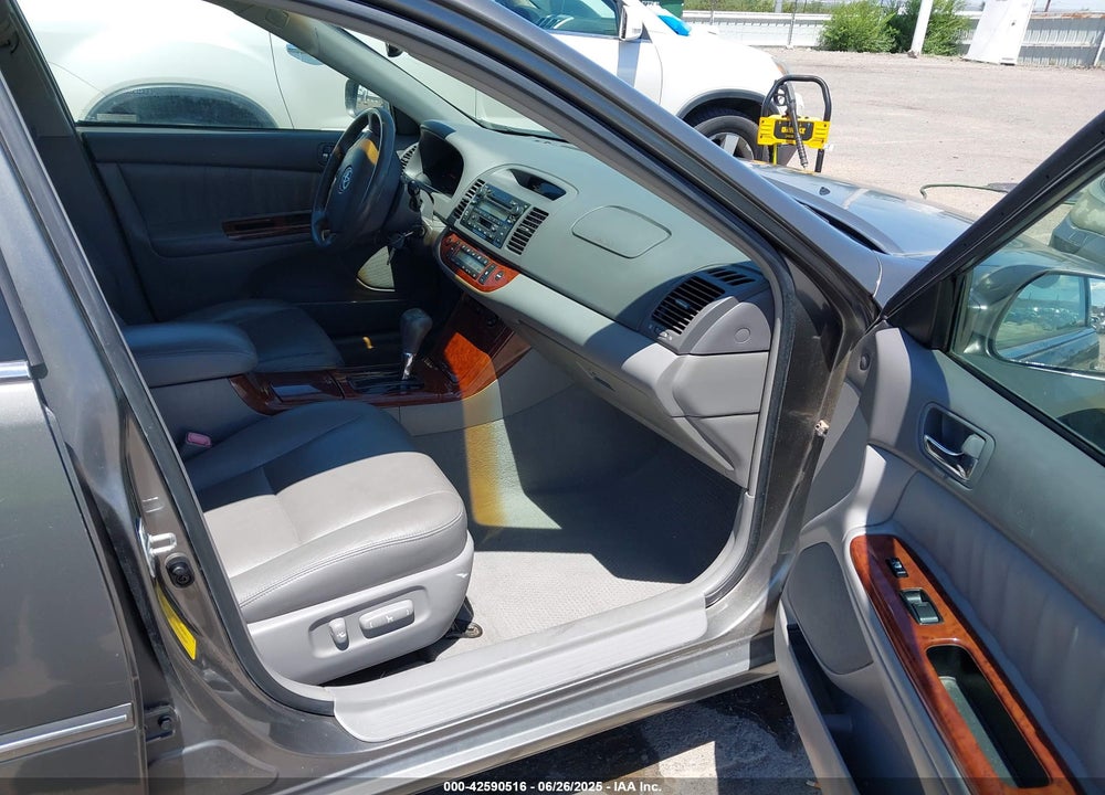 2005 TOYOTA CAMRY XLE V6 VIN: 4T1BF30K25U610200