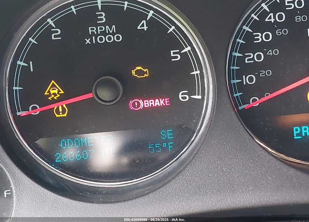 2010 CHEVROLET TAHOE VIN: 1GNMCBE39AR203237
