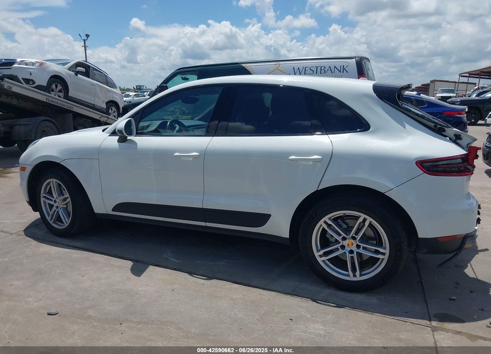 2018 PORSCHE MACAN S VIN: WP1AB2A52JLB37590