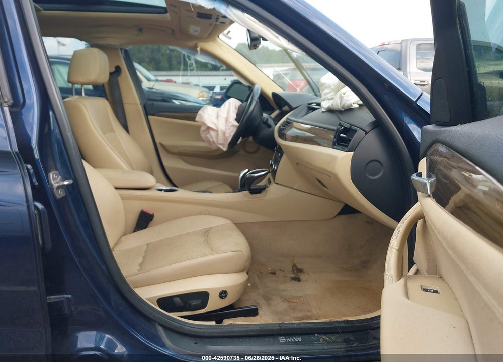 2013 BMW X1 VIN: WBAVM1C51DVW41929