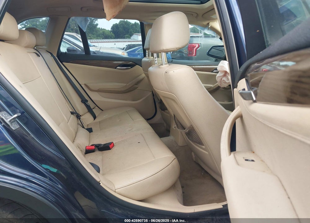 2013 BMW X1 VIN: WBAVM1C51DVW41929