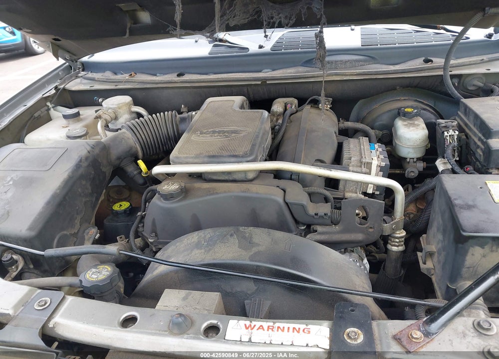 2005 CHEVROLET TRAILBLAZER LS VIN: 1GNDT13S852284847