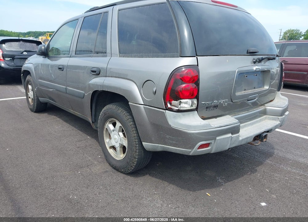 2005 CHEVROLET TRAILBLAZER LS VIN: 1GNDT13S852284847
