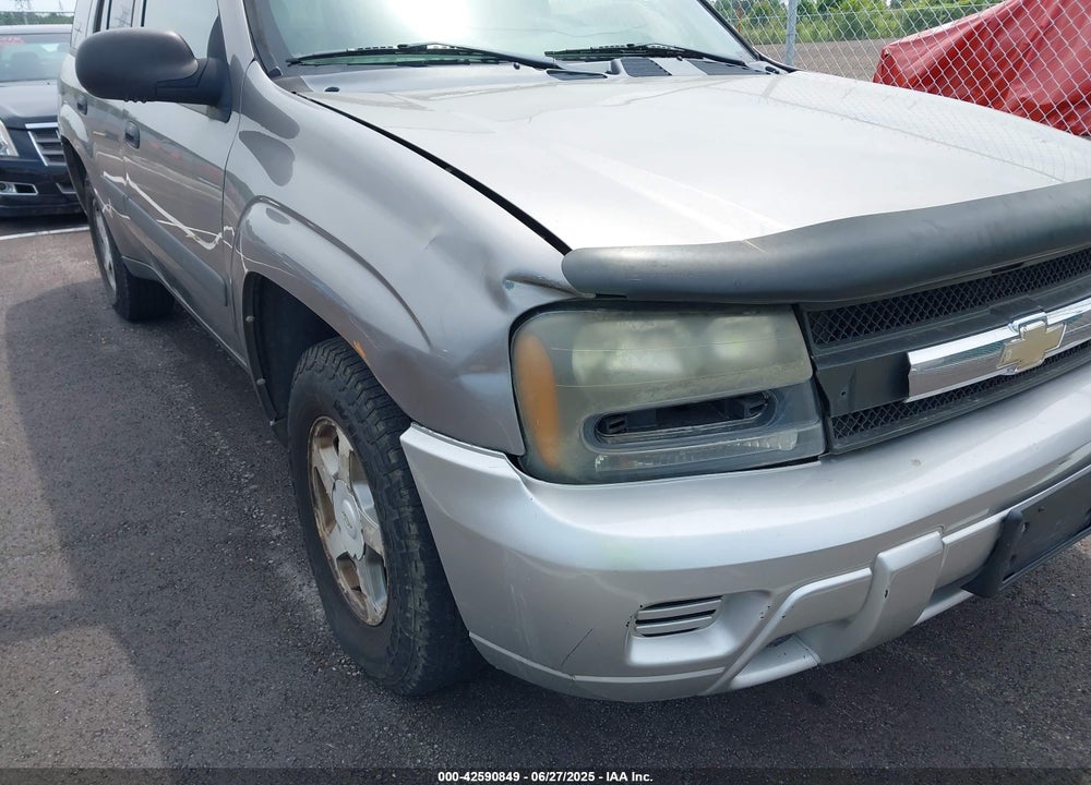 2005 CHEVROLET TRAILBLAZER LS VIN: 1GNDT13S852284847