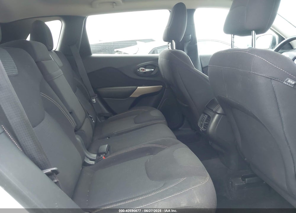 2017 JEEP CHEROKEE VIN: 1C4PJMCB1HD215858