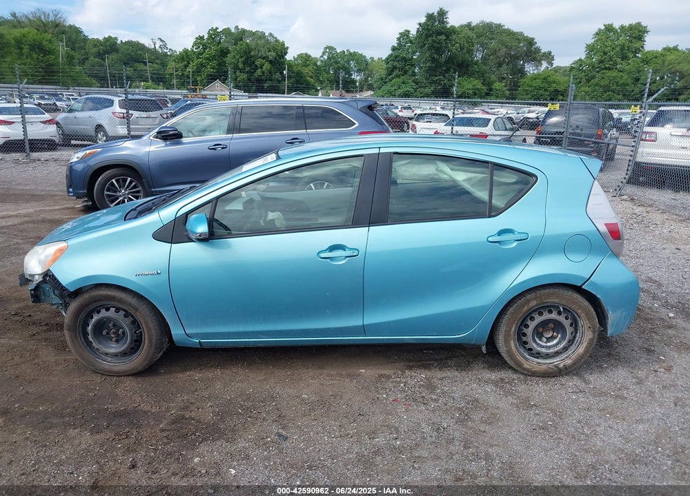 2012 TOYOTA PRIUS C VIN: JTDKDTB30C1014937