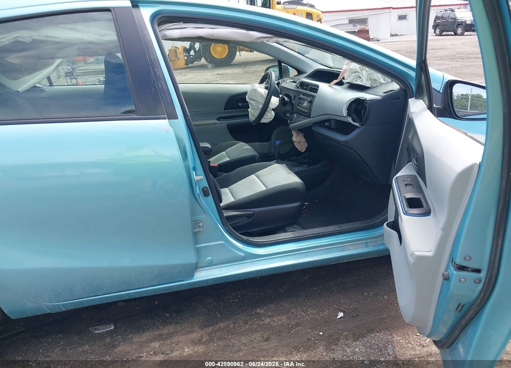 2012 TOYOTA PRIUS C VIN: JTDKDTB30C1014937