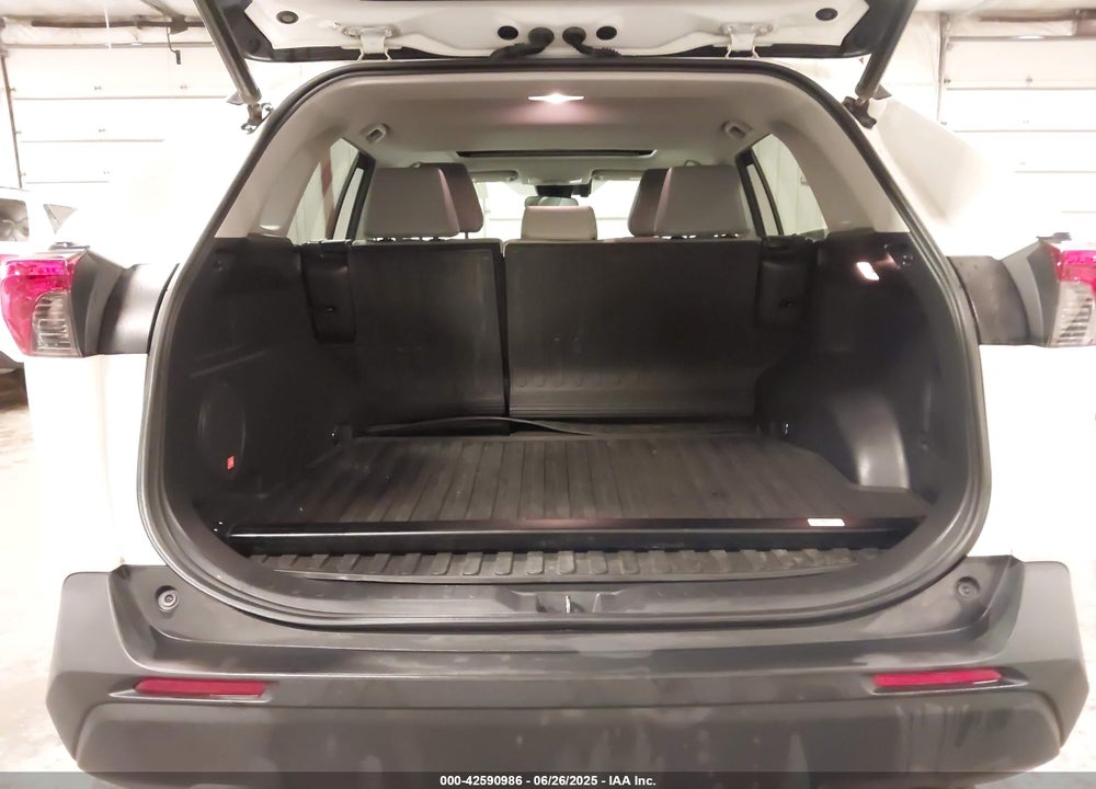 2019 TOYOTA RAV4 VIN: 2T3C1RFV2KC031770