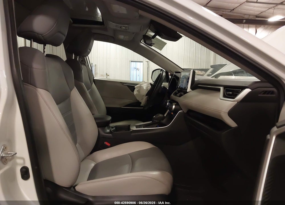 2019 TOYOTA RAV4 VIN: 2T3C1RFV2KC031770