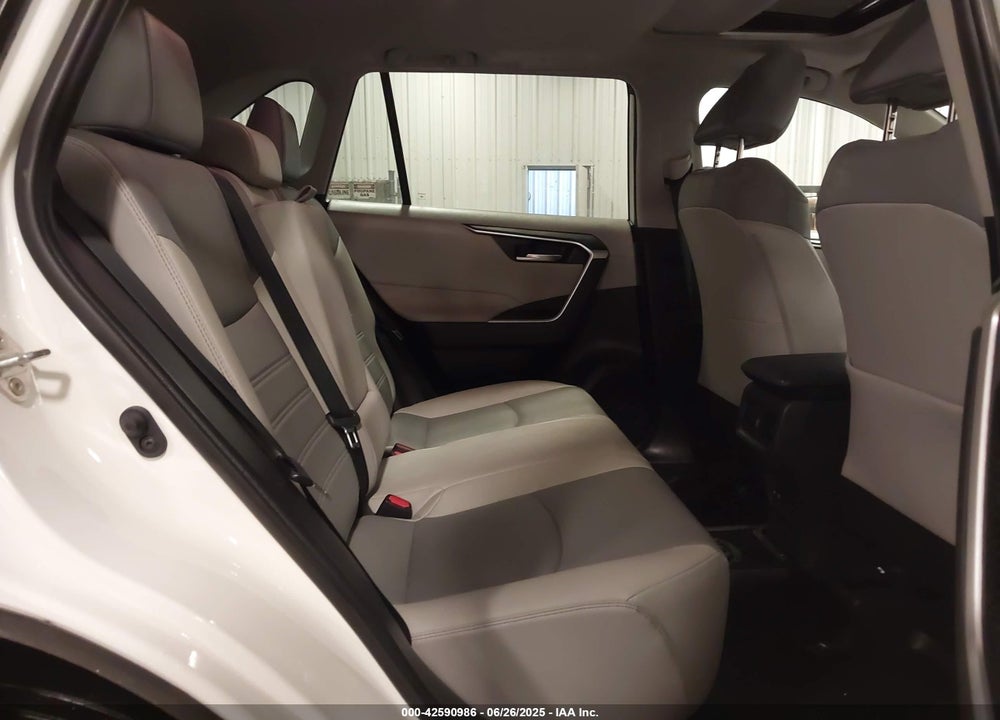 2019 TOYOTA RAV4 VIN: 2T3C1RFV2KC031770