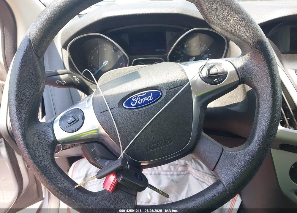 2014 FORD FOCUS SE VIN: 1FADP3K21EL447588