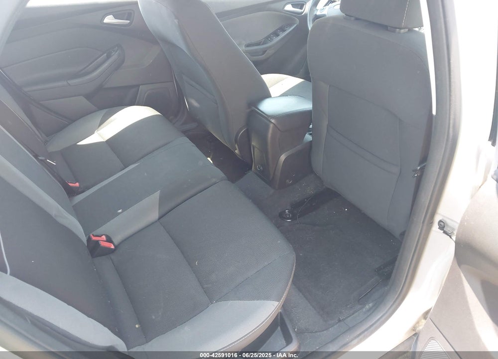 2014 FORD FOCUS SE VIN: 1FADP3K21EL447588