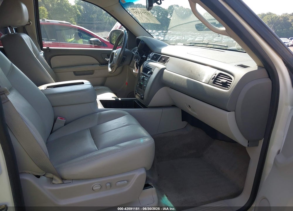 2014 CHEVROLET TAHOE LT VIN: 1GNSKBE04ER153983