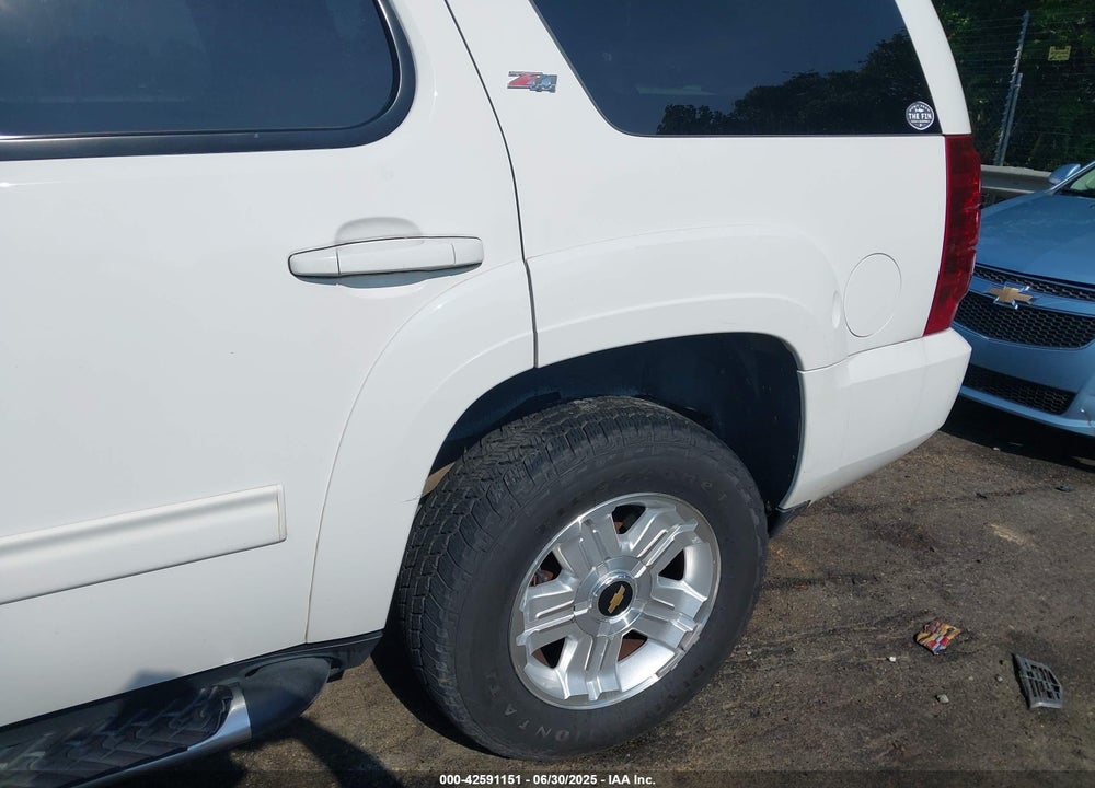 2014 CHEVROLET TAHOE LT VIN: 1GNSKBE04ER153983