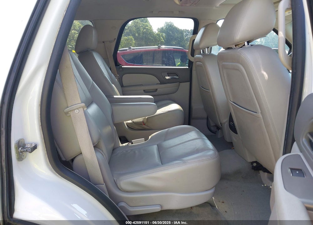 2014 CHEVROLET TAHOE LT VIN: 1GNSKBE04ER153983