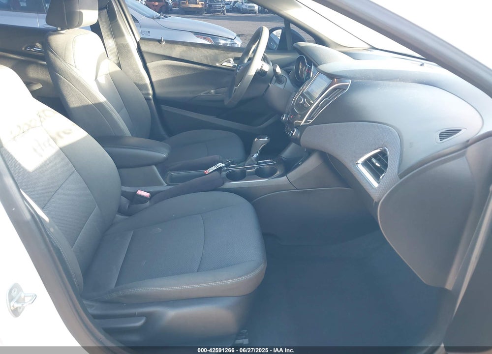 2018 CHEVROLET CRUZE VIN: 1G1BE5SM5J7181301