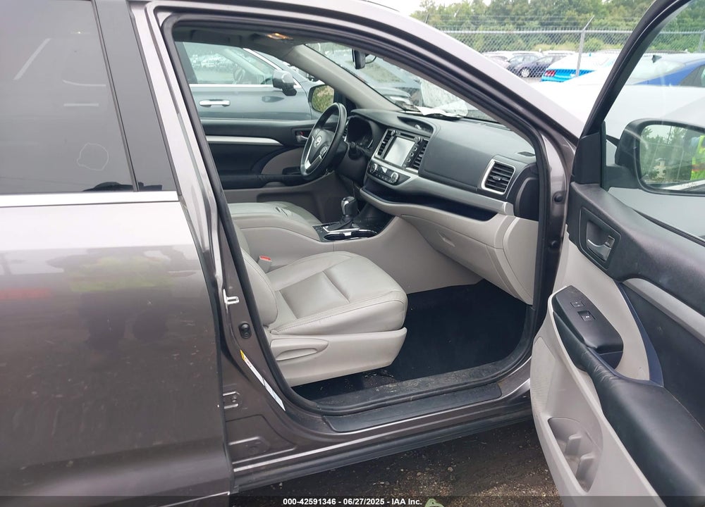 2015 TOYOTA HIGHLANDER XLE V6 VIN: 5TDJKRFHXFS195918