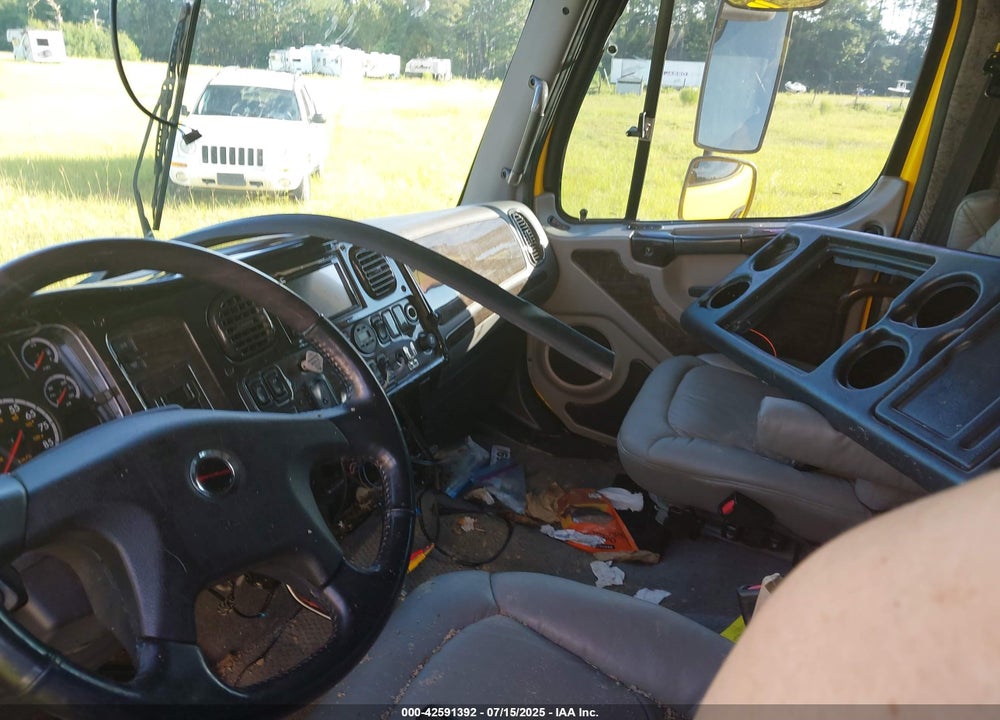 2007 FREIGHTLINER SPORT CHASSIS 106 VIN: 1FVAFCDK07HY20420
