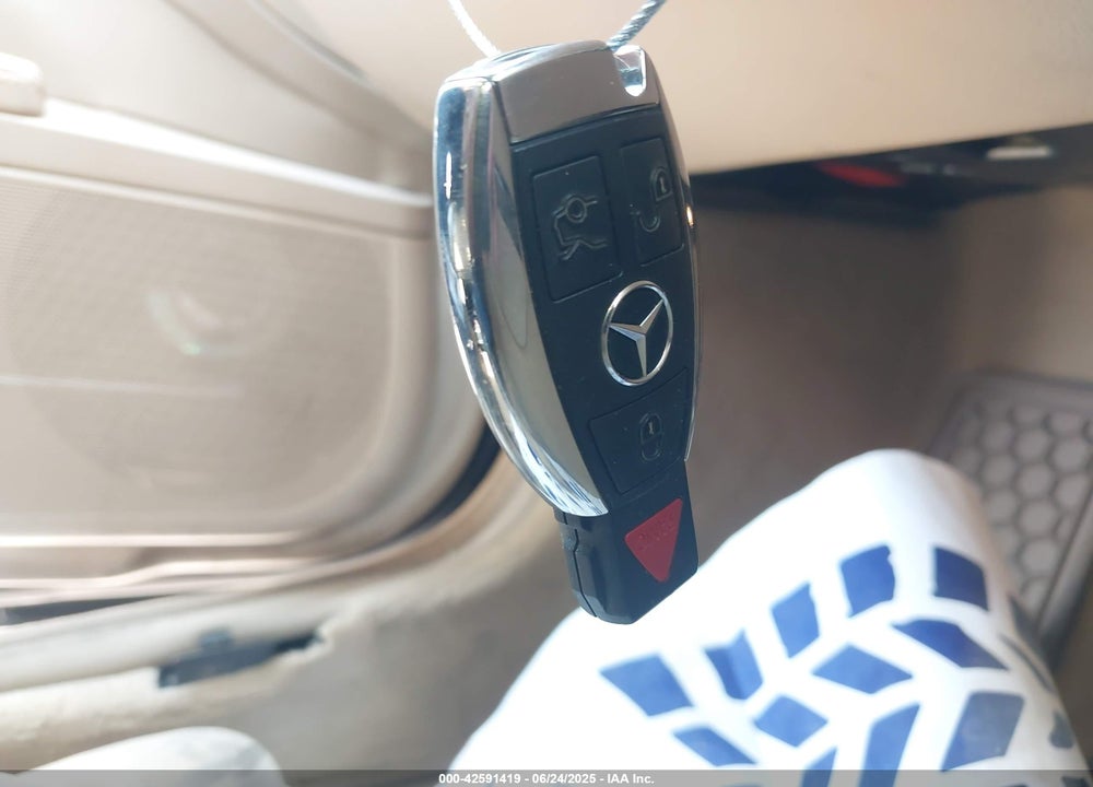 2011 MERCEDES-BENZ S CLASS VIN: WDDNG7BB6BA400575