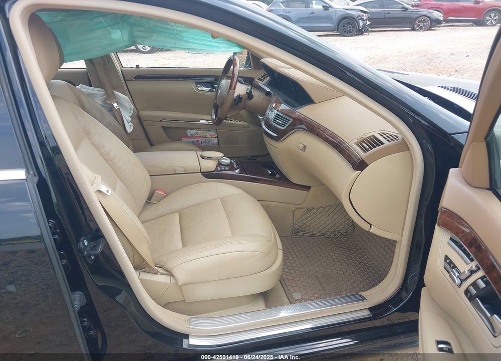 2011 MERCEDES-BENZ S CLASS VIN: WDDNG7BB6BA400575