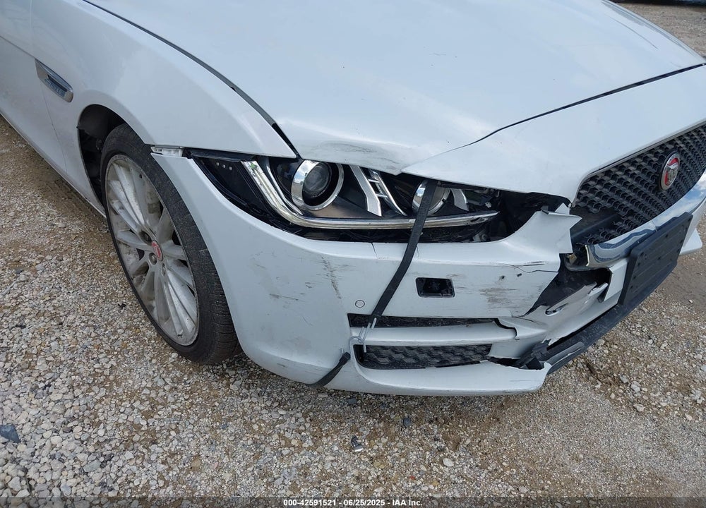 2017 JAGUAR XE VIN: SAJAN4BV5HA948682