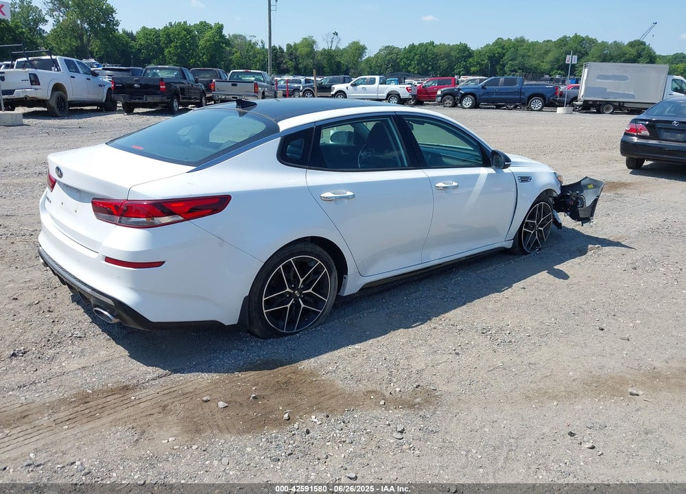 2020 KIA OPTIMA VIN: 5XXGT4L33LG426738
