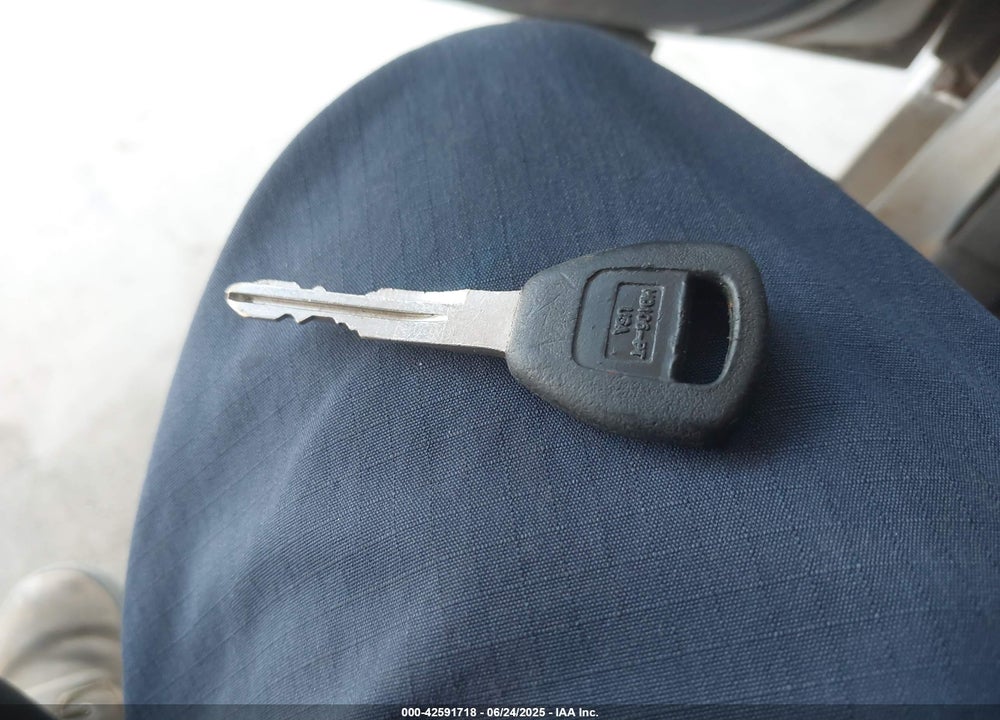 2002 HONDA ACCORD 3.0 EX VIN: 1HGCG16512A066153