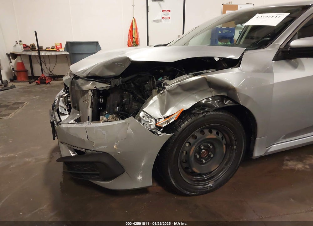 2018 HONDA CIVIC VIN: 19XFC2F56JE033884