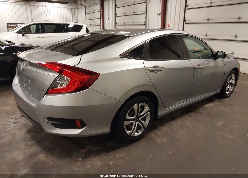 2018 HONDA CIVIC VIN: 19XFC2F56JE033884