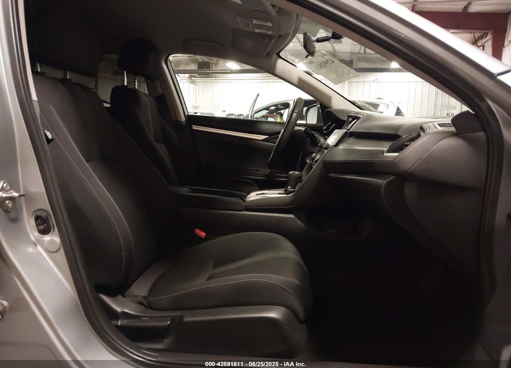 2018 HONDA CIVIC VIN: 19XFC2F56JE033884