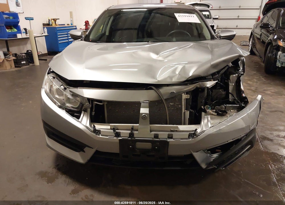 2018 HONDA CIVIC VIN: 19XFC2F56JE033884